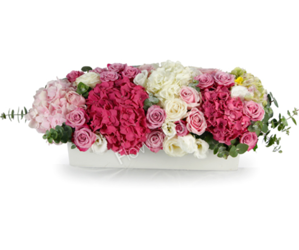 The exquisite table flower gift baskets are suitable for production of full moon, wedding anniversary, visits and condolences, birthday celebrations, and home decorations.
