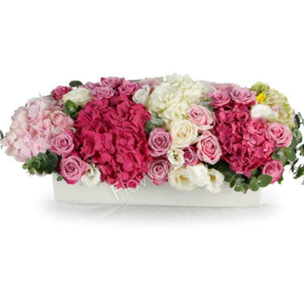 The exquisite table flower gift baskets are suitable for production of full moon, wedding anniversary, visits and condolences, birthday celebrations, and home decorations.