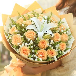 Bouquet of 19 champagne roses
