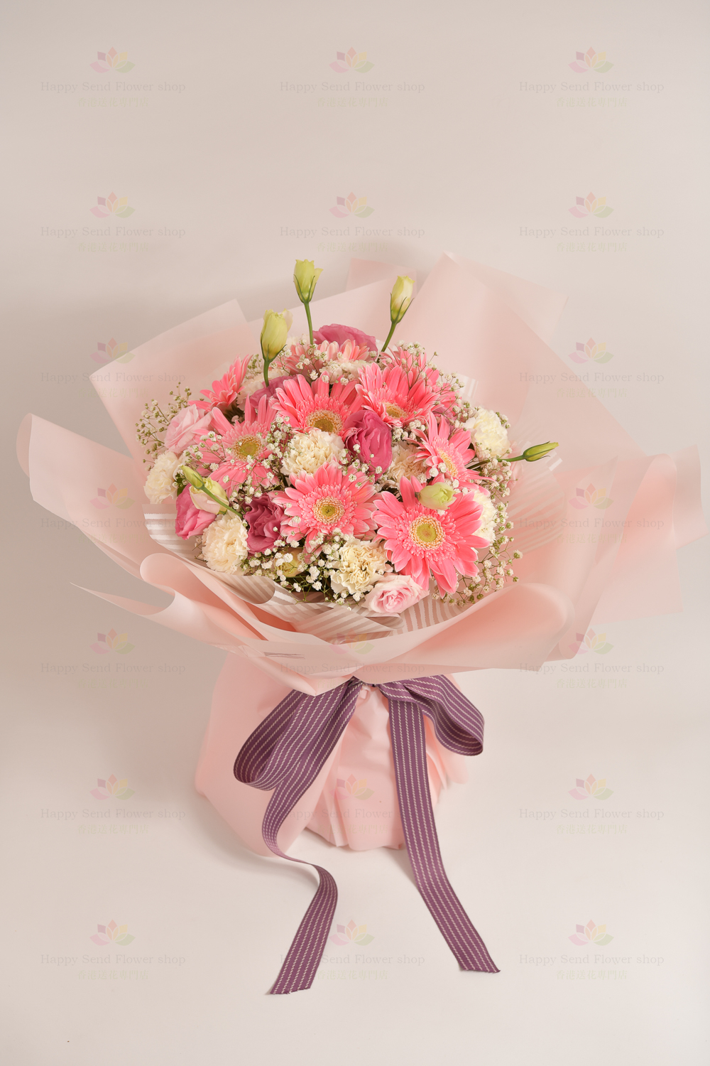Warm and sweet (pink gerbera, white carnation, pink platycodon, white gypsophila)