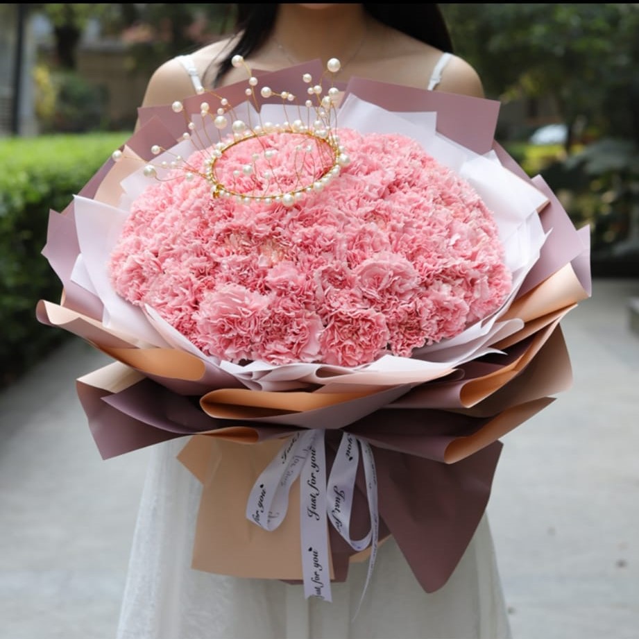 Love you forever (99 carnations, crown)